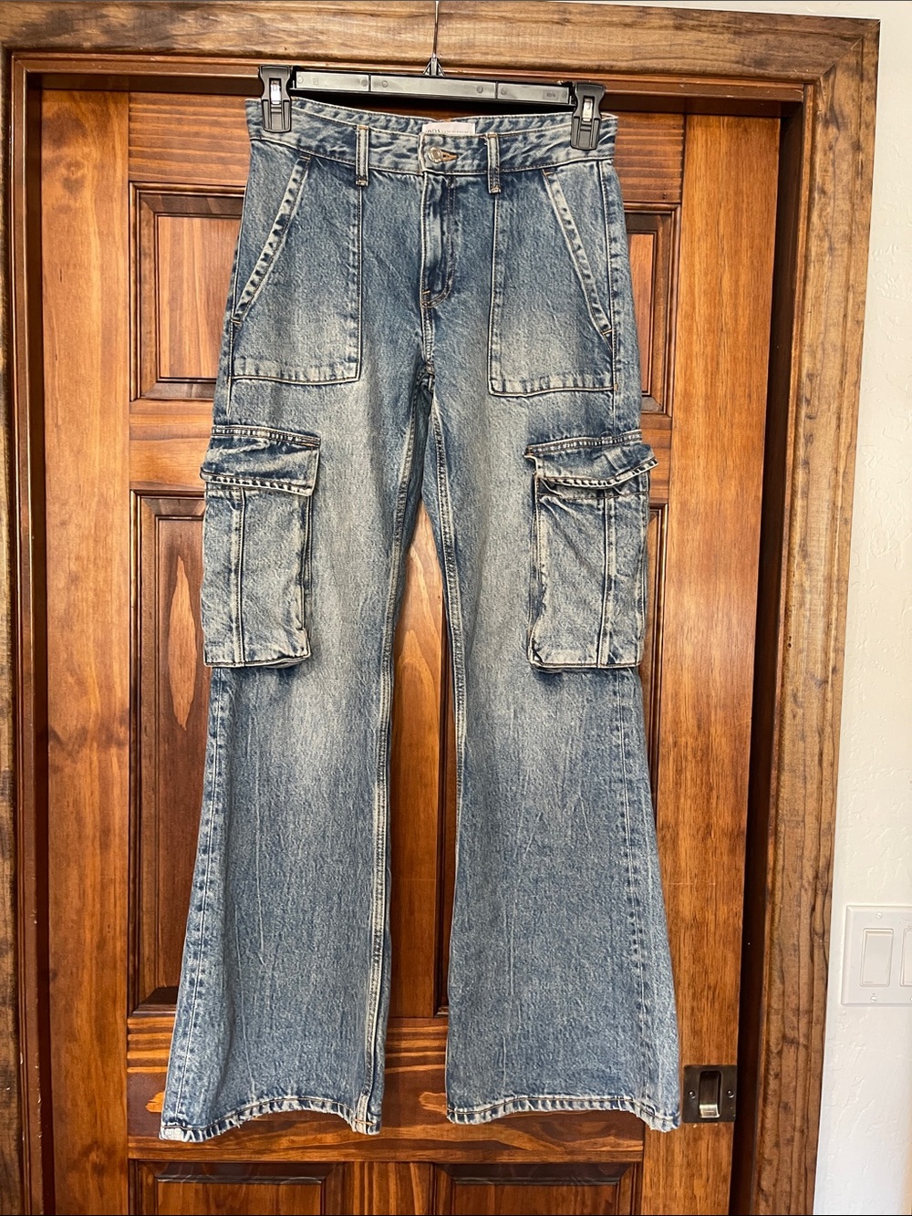 Zara Baggy low slung wide leg Denim Cargo Jeans - Relaxed Fit Size 2